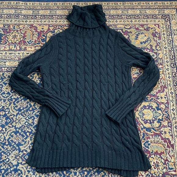 Banana Republic Sweaters - Banana Republic Cable Knit Sweater